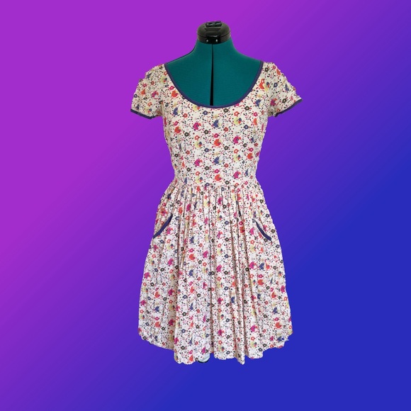 Modcloth Dresses & Skirts - Scoop Neck Floral Cotton Dress with Pockets